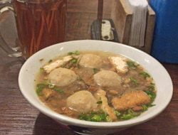 Nikmatnya Kulineran Bakso Soun dan Mie Ayam Sompok Semarang