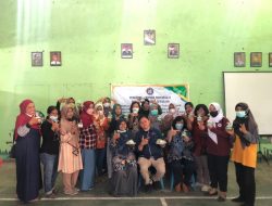 Ajak Perempuan Berdaya, Dosen Polines Adakan Pelatihan Pembuatan Sabun Natural dan Digital Marketing
