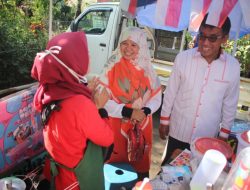 Sambut Kemerdekaan, Pedagang Pasar Tiban Kibarkan 1.000 Bendera Merah Putih