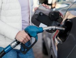 Harga Pertamax Turun Jadi Rp 13.900 per Liter