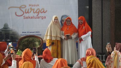 Jumpa Para Muslimah Salatiga, Astri Ivo Beri Motivasi Keberkahan Hidup di Dunia