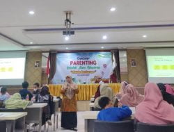 Ida Nurul Farida Beri Motivasi ‘Muda Berkarya’ Dalam Seminar Parenting di Ungaran