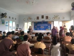 Kolaborasi dengan MI Arrosyad, Mahasiswa PPG Prajabatan UNNES Gelar Pelatihan Augmented Reality
