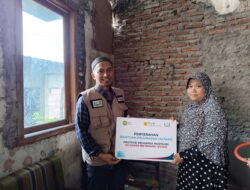 LAZ Annur dan IZI Jateng salurkan Bantuan Modal Usaha untuk Keluarga Siti Rahayu