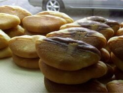 Menikmati Kue Pukis Petudungan, Kuliner Legendaris Sejak 1983