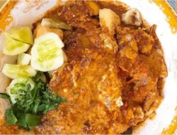 Tahu Gimbal Pak Jhon, Sebuah Legenda Kuliner Semarang yang Tetap Menggoda Lidah