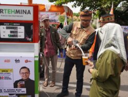 Diikuti 4.700 Peserta, Agung BM Pecahkan Rekor Dunia Minum Es Teh Terbanyak Bersama Masyarakat