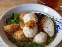 Bakso Kakap Pak Doel, Warung Bakso Legendaris di Kota Lama Semarang