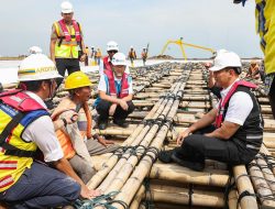 AHY Tinjau Tol Semarang-Demak Seksi 1, Karya Inovasi Anak Bangsa dengan Matras Bambu