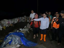 Tanggul Laut Pelabuhan Tanjung Emas Jebol, Wali Kota Semarang Turun Langsung Pastikan Penanganan Cepat