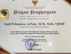 Sikat Tuntas Tindak Pidana Pertanahan, Kepala Kantah Semarang Terima Penghargaan Menteri ATR/BPN