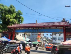 Tangan Renta Bu Yani dan Uap Kerukunan yang Mengepul di Jantung Pecinan