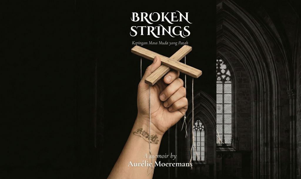 Sampul buku Broken Strings karya Aurelie Moeremans menampilkan tangan dengan tato bertuliskan Aurelie yang memegang kayu pengendali boneka tali yang putus.