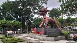 Patung Warak Ngendog di Taman Pandanaran sebagai ikon Kota Semarang yang melambangkan akulturasi budaya, menjadi destinasi wisata gratis Semarang yang estetik.