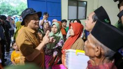 Ahmad Luthfi Gubernur Jateng meninjau rencana lokasi relokasi lahan Perhutani Jateng untuk 900 rumah korban tanah gerak di Tegal dan sekitarnya.