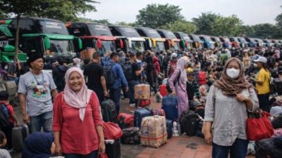 uatkan narasi meta deksripsi teks alt, judul, keterangan dan deskripsi, dari gambar yang saya lampirkan sebagai pelengkap berita ini, untuk disikan dalam kolom CMS di dashboard Wordpress website. PROMPTING CAPTON WA BROADCAST Buatlah 5 opsi caption wa broadcast yang menarik perhatian, ringkas, easy to share dan berpotensi viral.