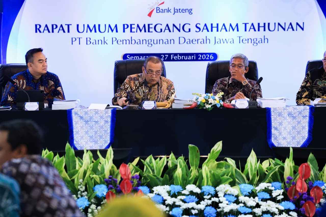 Gubernur Ahmad Luthfi dalam RUPST Bank Jateng 2026 bahas laba 1,4 triliun dan CSR pengentasan kemiskinan.