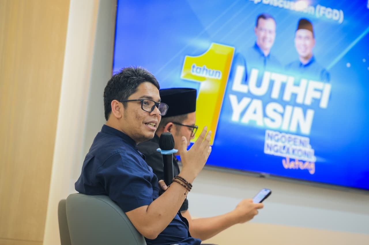 Infografis pertumbuhan ekonomi Jawa Tengah 2025 mencapai 5,37 persen melampaui target RPJMD.