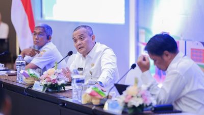 Gubernur Ahmad Luthfi memimpin rapat koordinasi TPID untuk menjaga stabilitas harga pangan Jawa Tengah jelang Lebaran 2026.