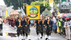 Suasana khidmat prosesi Kirab Pusaka Banyumas 2026 yang dipimpin oleh Bupati Banyumas Sadewo Tri Lastiono di Purwokerto.