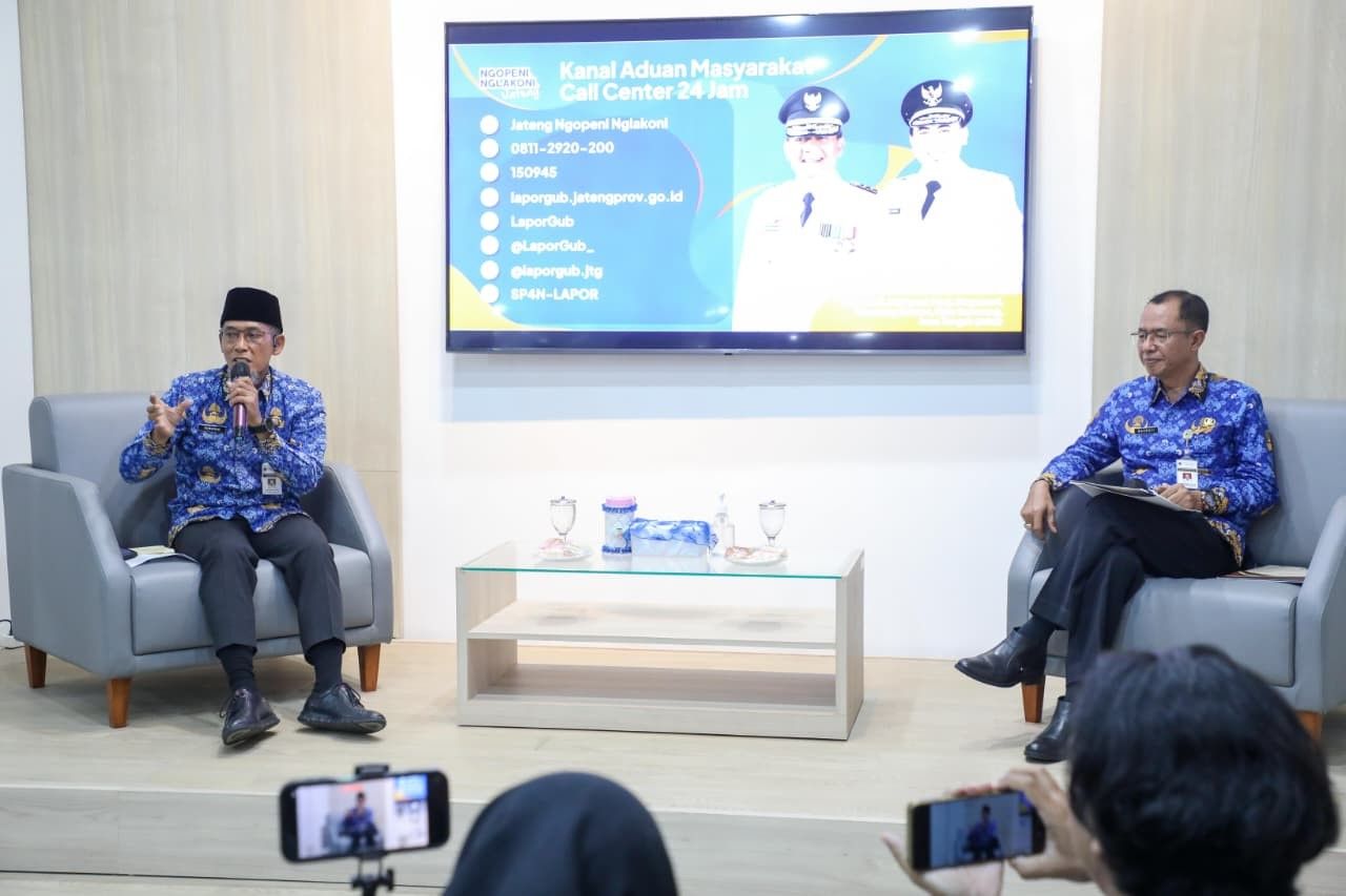 Wajib pajak melakukan pembayaran Pajak Kendaraan Jateng 2026 di kantor Samsat dengan program diskon dan bebas BBNKB II.