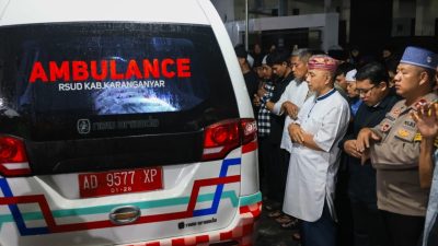 Tim SAR gabungan melakukan proses evakuasi di jalur Beruk setelah Pendaki Bukit Mongkrang ditemukan meninggal dunia oleh Wanadri.