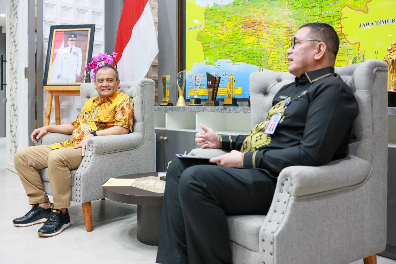 Gubernur Ahmad Luthfi saat menerima audiensi Kepala BNNP Jateng untuk bahas pencegahan narkoba.
