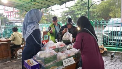 Bukan Sekadar Amal, Ibu Profesional Semarang Hidupkan Lingkaran Kepedulian Lewat “Berbagi Tanpa Sekat”