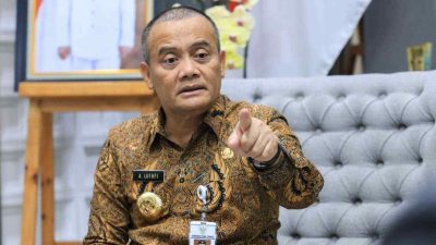 Gubernur Jawa Tengah Ahmad Luthfi memberikan keterangan pers terkait berita Bupati Pekalongan ditangkap KPK.