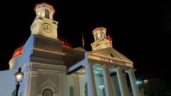 Kemegahan arsitektur Gereja Blenduk dengan kubah perunggu sebagai titik nol visual Kota Lama Semarang.