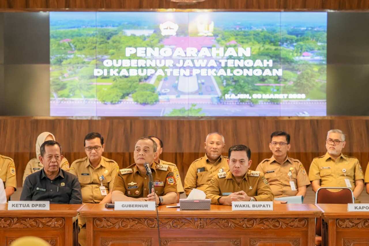 Gubernur Jateng Ahmad Luthfi memberikan arahan pencegahan korupsi pengadaan barang dan jasa 2026.