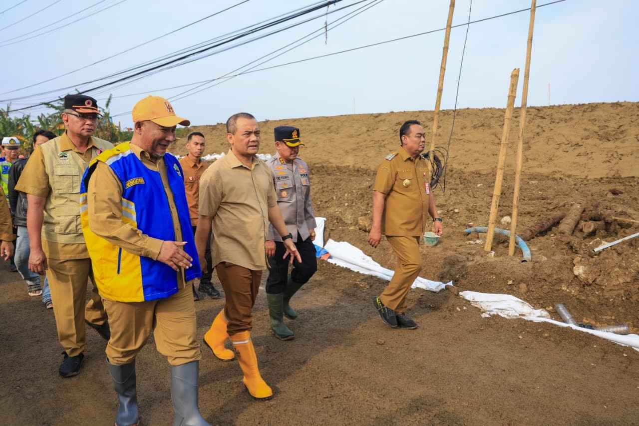 Progres perbaikan Jalan Semarang-Godong di Desa Tinanding Grobogan capai 75 persen untuk mudik 2026.
