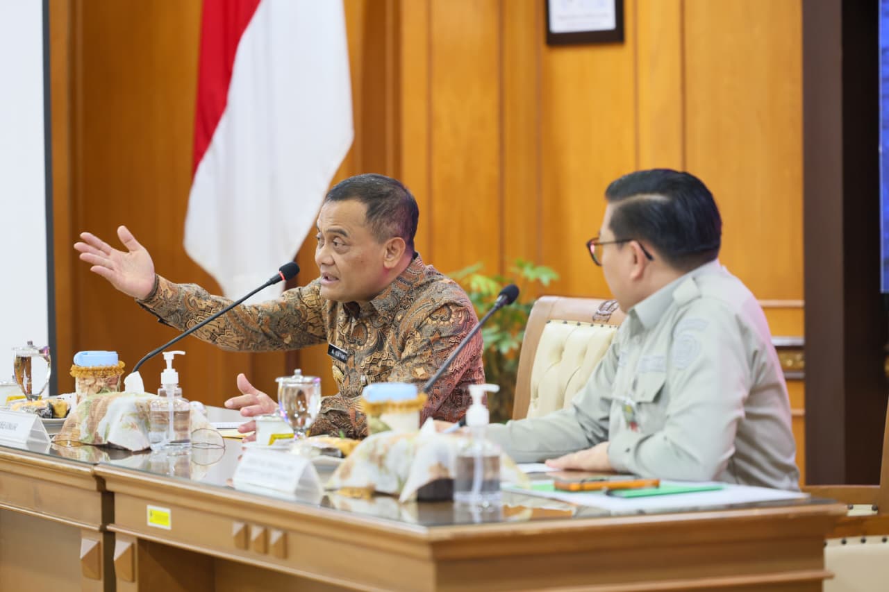 Ilustrasi pembangunan peternakan sapi perah terpadu mega farm di Brebes Jawa Tengah.