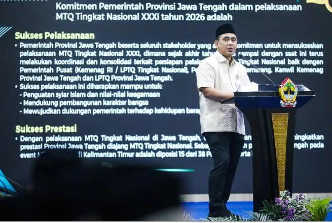 Wakil Gubernur Jawa Tengah Taj Yasin Maimoen menyampaikan sambutan dari balik podium di Rapat Koordinasi Daerah LPTQ Provinsi Jawa Tengah Tahun 2026.
