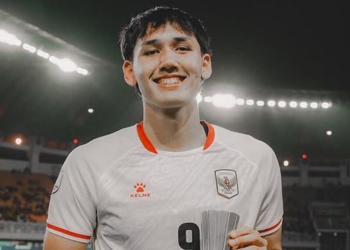 Striker Timnas Indonesia keturunan Semarang, Mitchell Baker, terpilih sebagai Man of the Match melawan Kamboja.