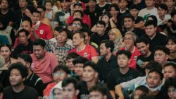 Berkah Nobar Timnas di Kantor Gubernur Jateng: Digratiskan Ahmad Luthfi, 150 Porsi Dagangan PKL Ludes dalam 30 Menit